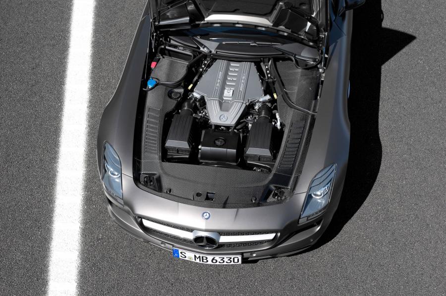  Mercedes-Benz SLS AMG Roadster 2012 года  (фото 4 из 198)